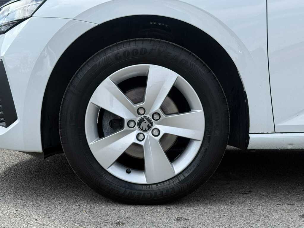 Skoda Scala 1.0 Tsi 116 Se Edition White #5