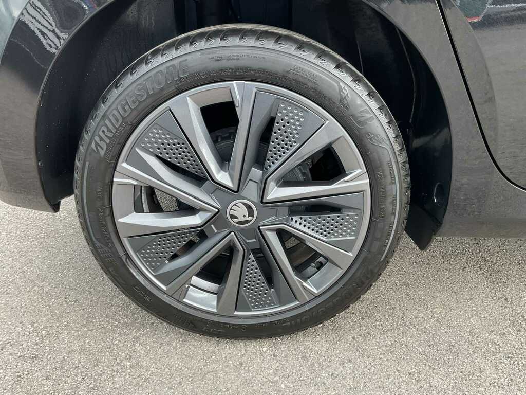Skoda Fabia 1.0 Tsi 116 Design Edition Black #5