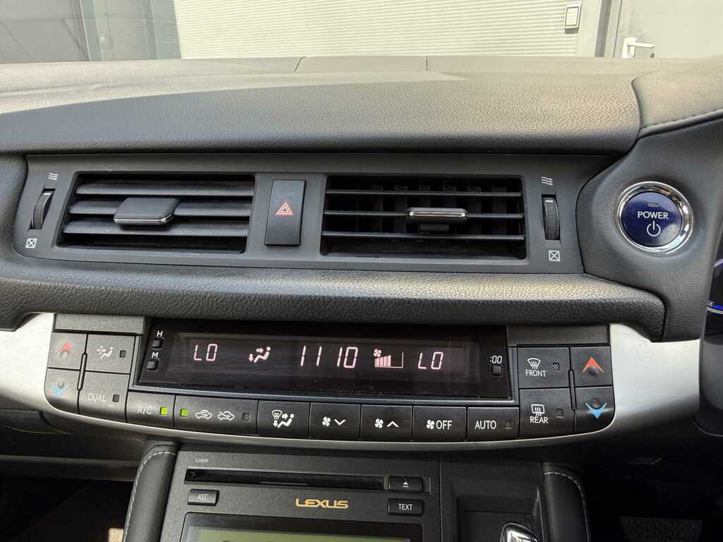 Lexus CT 1.8 200H Se-l White #33