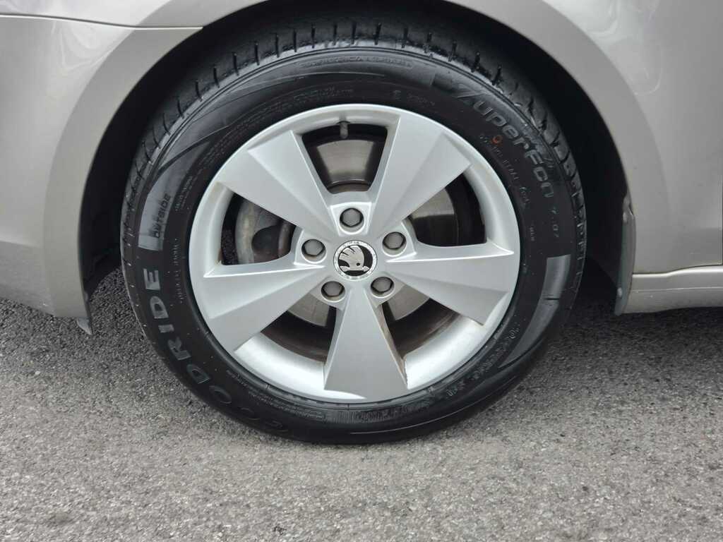 Skoda Octavia 1.6 Tdi Se Blue #14