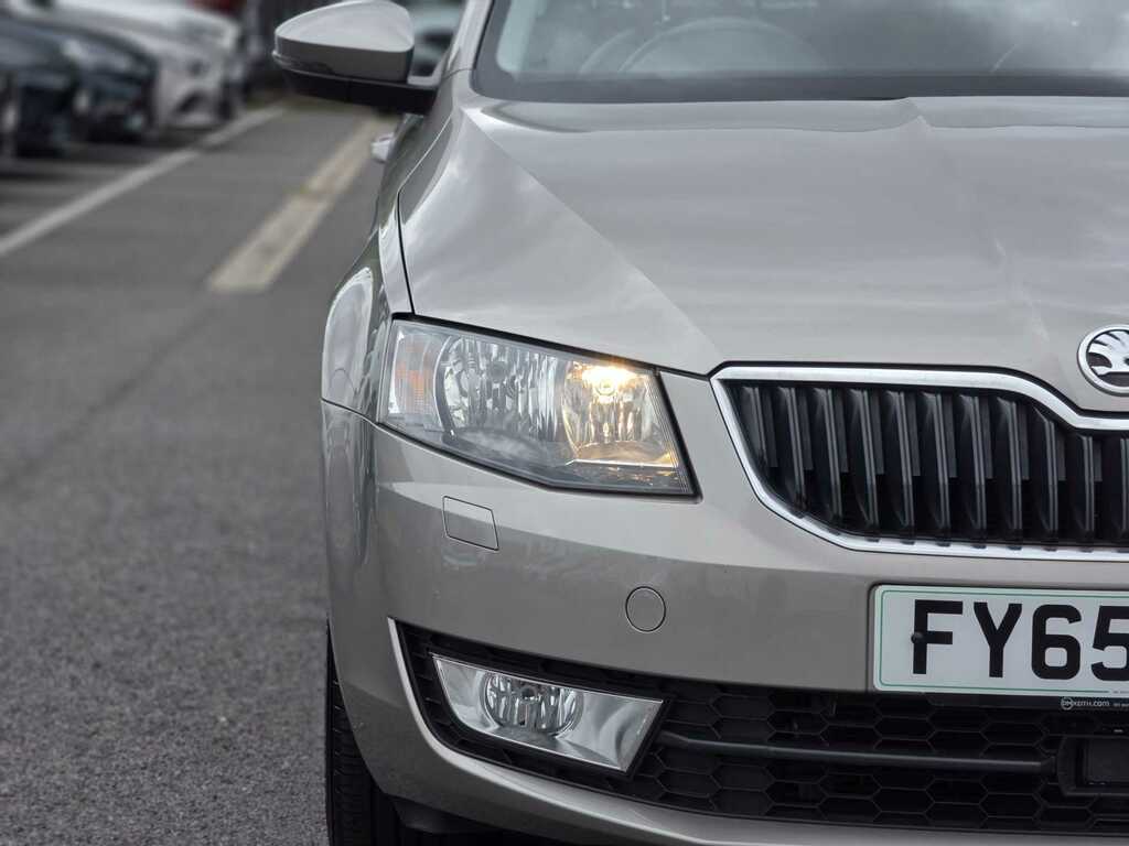 Skoda Octavia 1.6 Tdi Se Blue #9