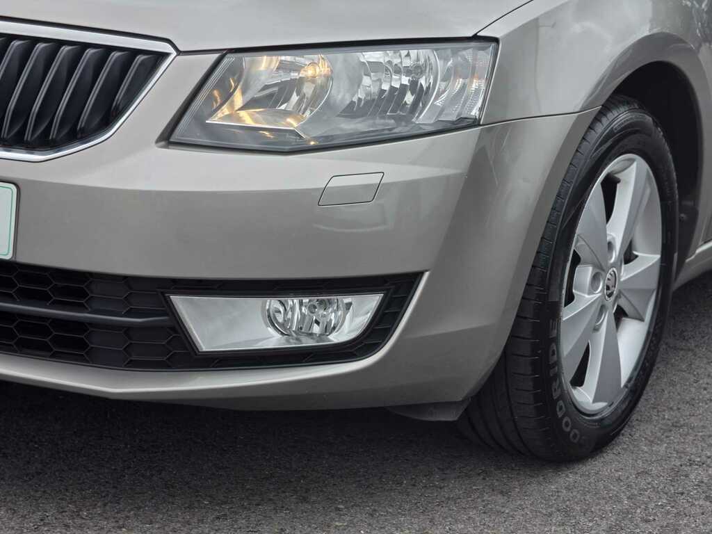 Skoda Octavia 1.6 Tdi Se Blue #11
