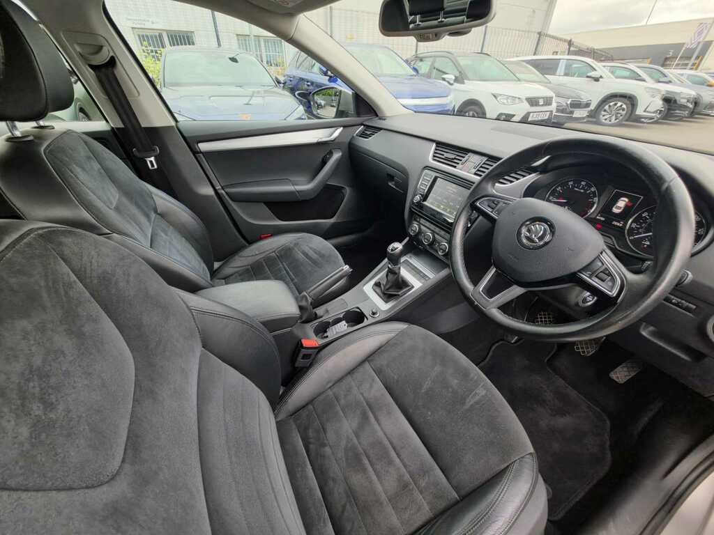 Skoda Octavia 1.6 Tdi Se Blue #6
