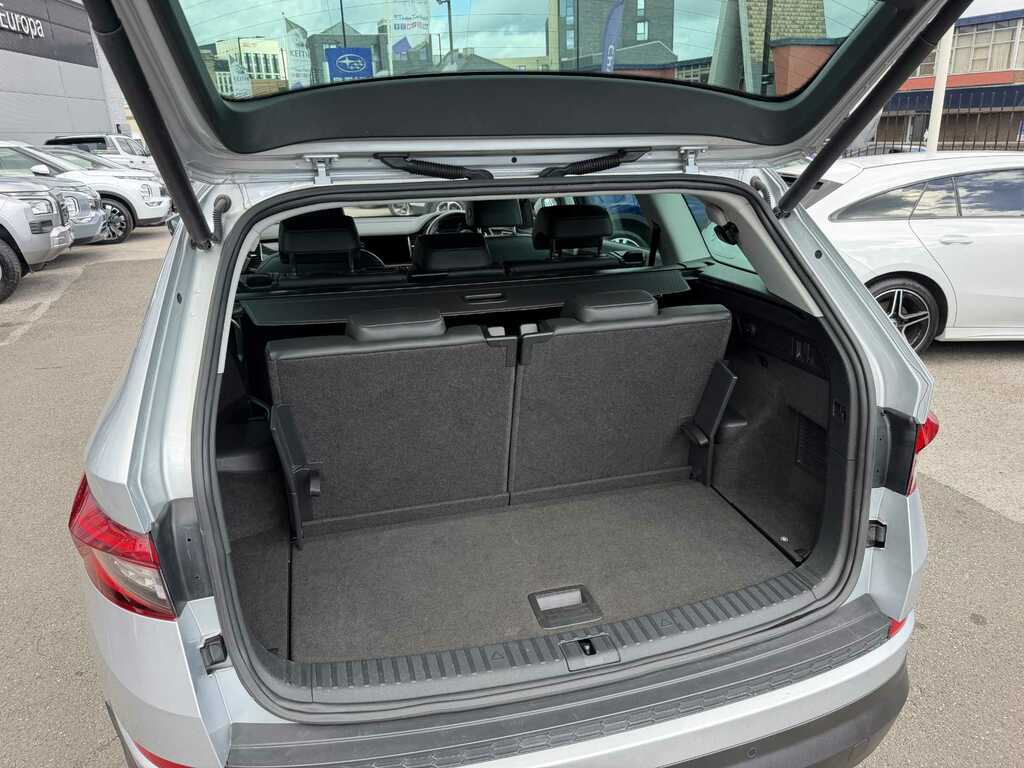 Skoda Kodiaq Automatic White #18