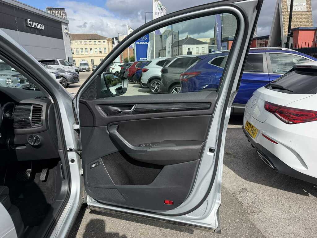 Skoda Kodiaq Automatic White #11