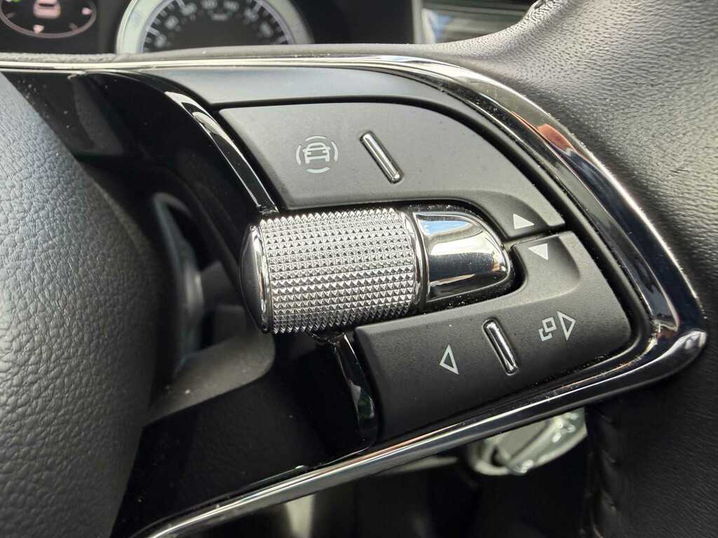 Skoda Kodiaq Automatic White #40