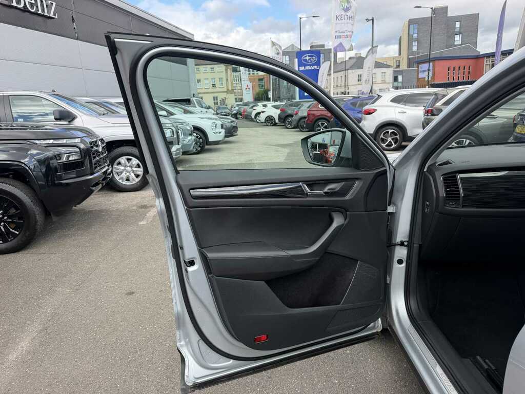 Skoda Kodiaq Automatic White #22