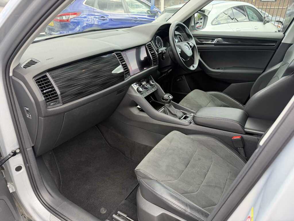 Skoda Kodiaq Automatic White #23