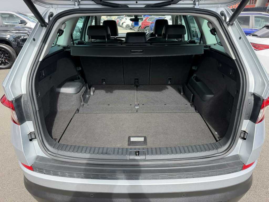 Skoda Kodiaq Automatic White #17