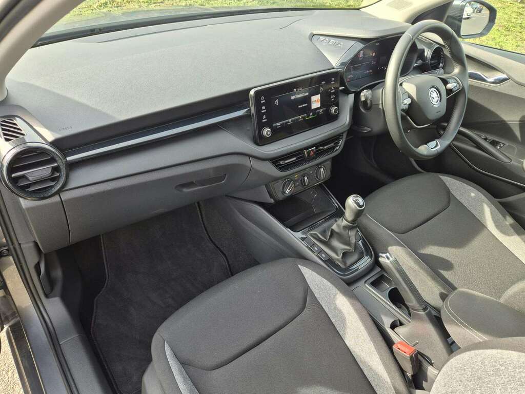 Skoda Fabia 1.0 Tsi Se Comfort Grey #4