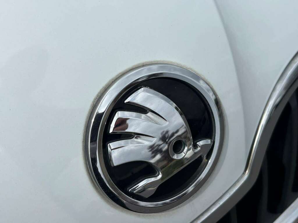 Skoda Rapid Spaceback 1.6 Spaceback Se Tdi Cr White Low Ta White #18