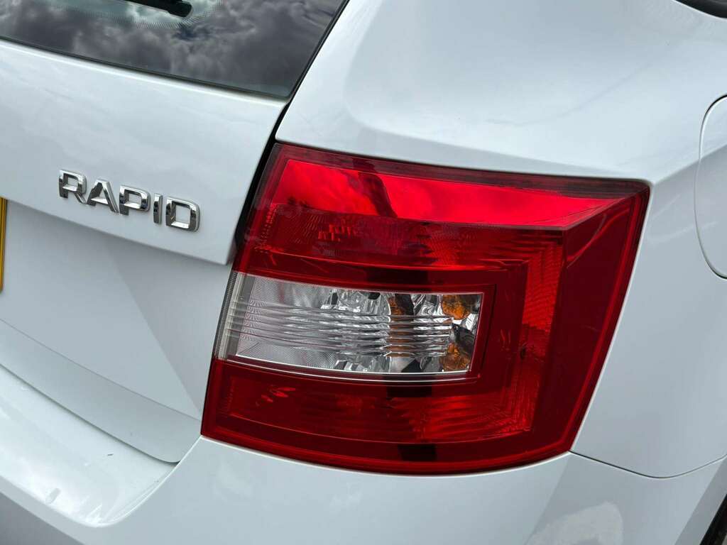 Skoda Rapid Spaceback 1.6 Spaceback Se Tdi Cr White Low Ta White #33