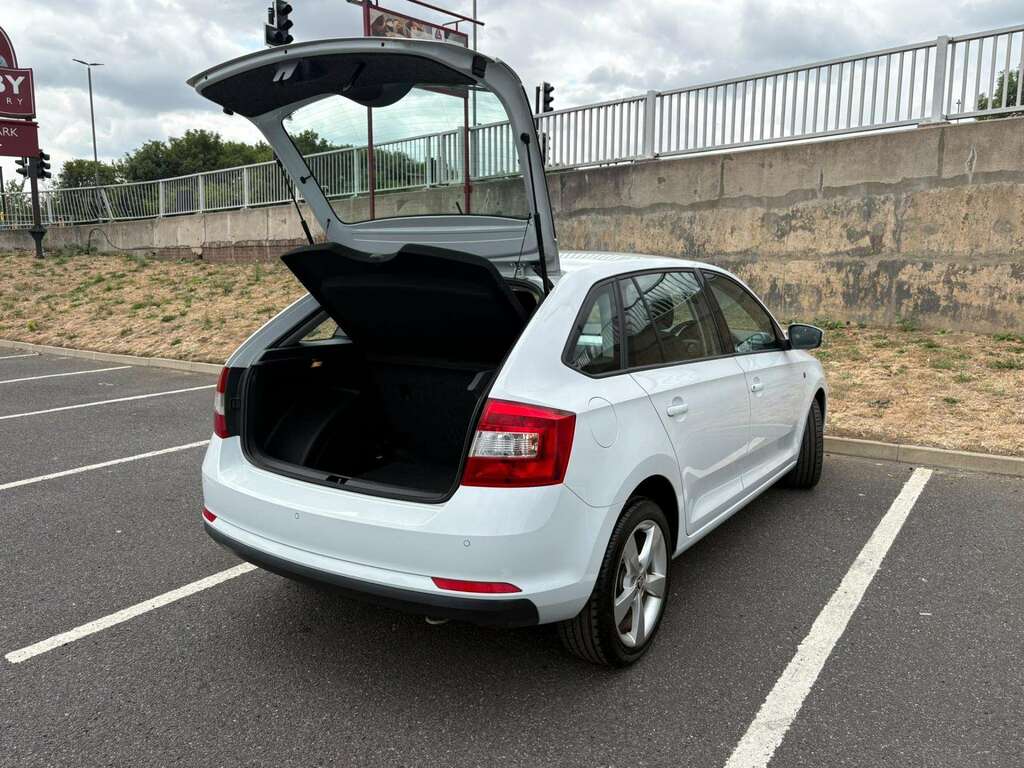 Skoda Rapid Spaceback 1.6 Spaceback Se Tdi Cr White Low Ta White #31