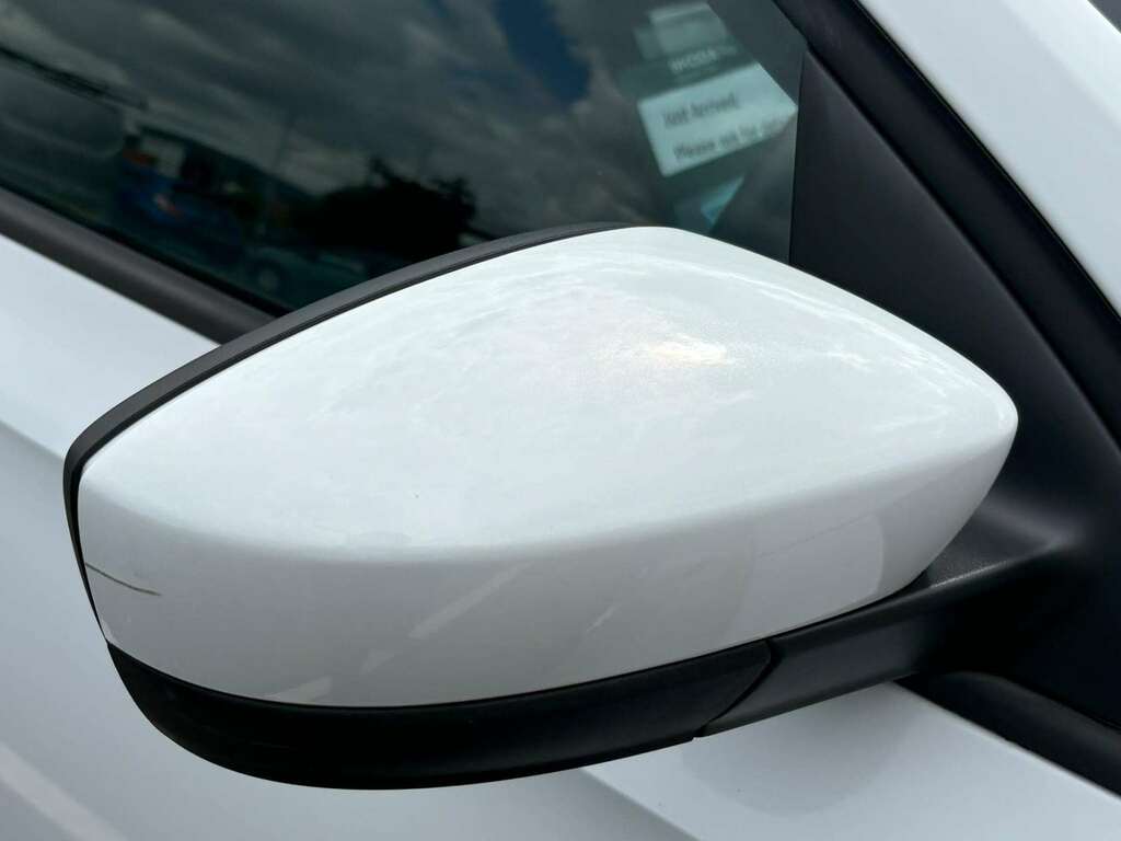 Skoda Rapid Spaceback 1.6 Spaceback Se Tdi Cr White Low Ta White #25