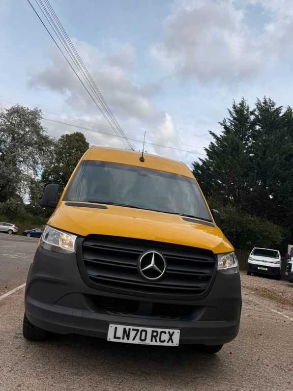Mercedes-Benz Sprinter 3.5T H2 Progressive Van Yellow #4