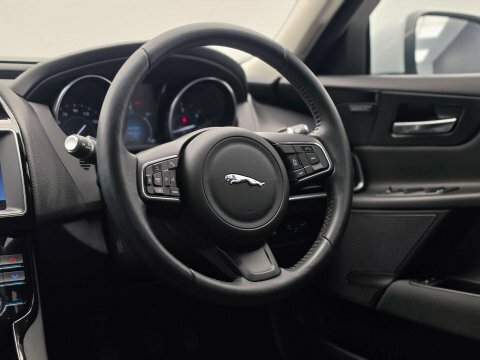 Jaguar XE 2.0 Xe Se VO17UBN Silver #6