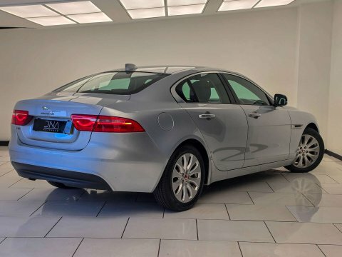 Jaguar XE 2.0 Xe Se VO17UBN Silver #3