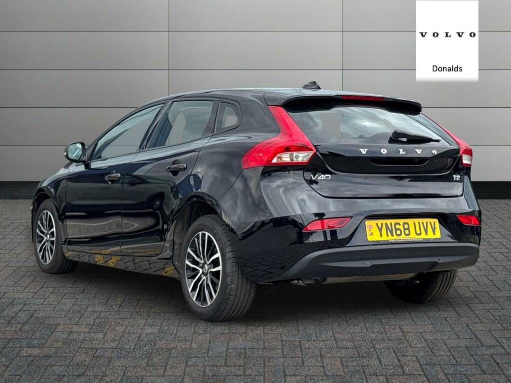 Volvo V40 T2 Momentum Black #5