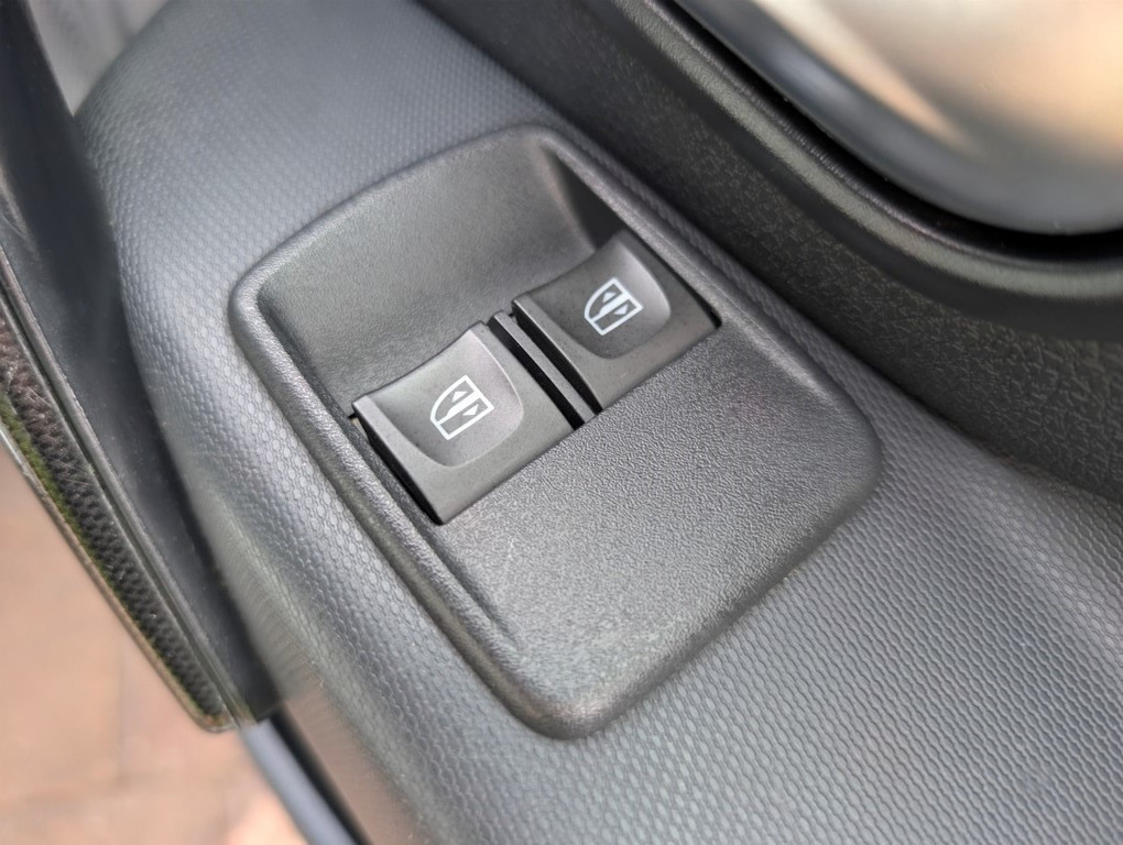 Dacia Sandero 1.0 Access Sce  #32