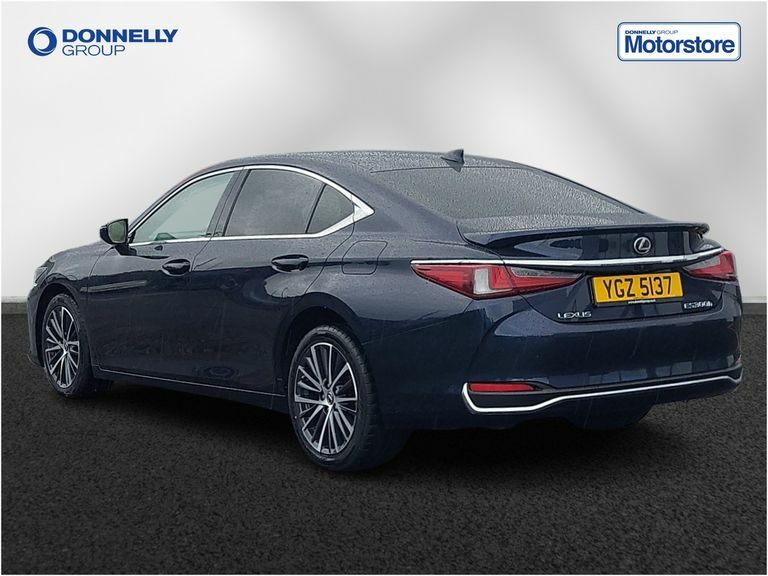 Lexus ES Saloon Black #2