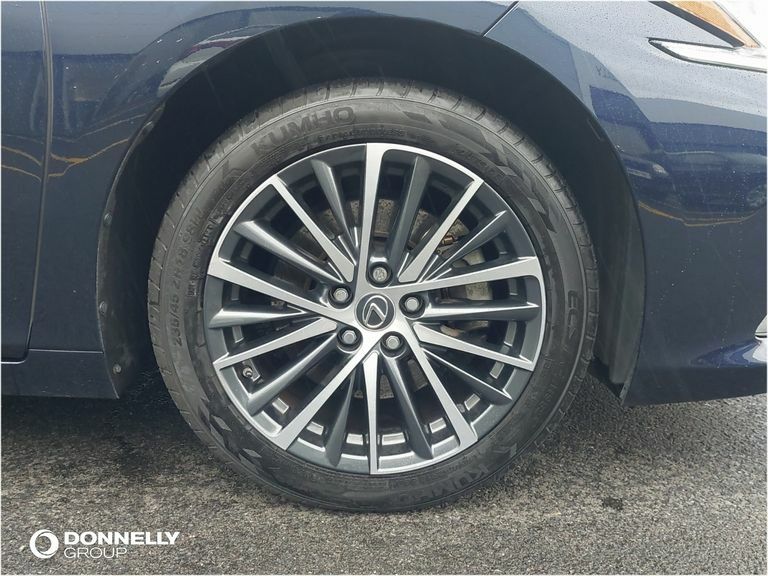 Lexus ES Saloon Black #16