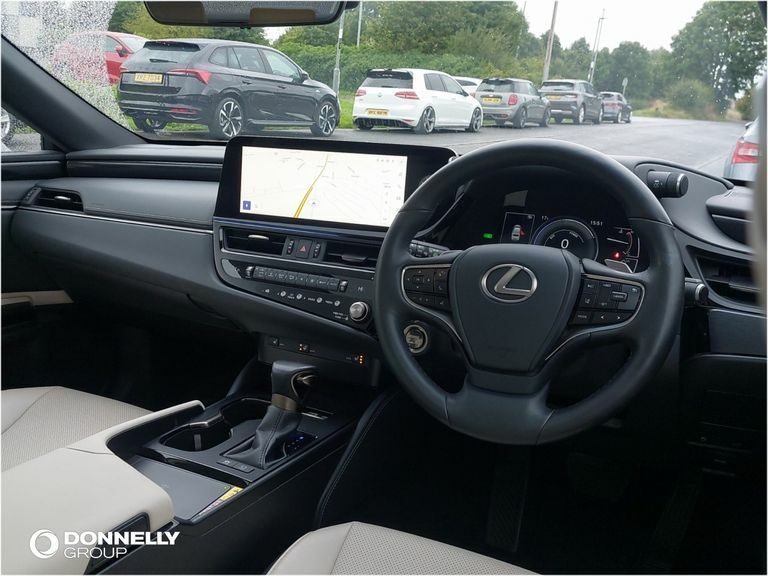Lexus ES Saloon Black #4
