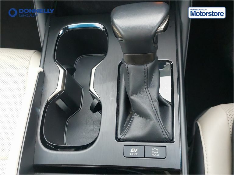 Lexus ES Saloon Black #23