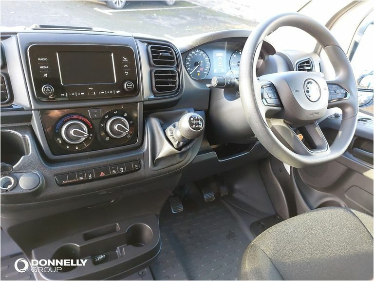 Vauxhall Movano 2L Prime White #6
