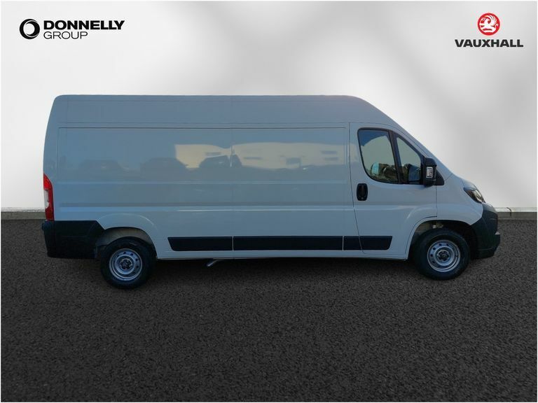 Vauxhall Movano 2L Prime White #3