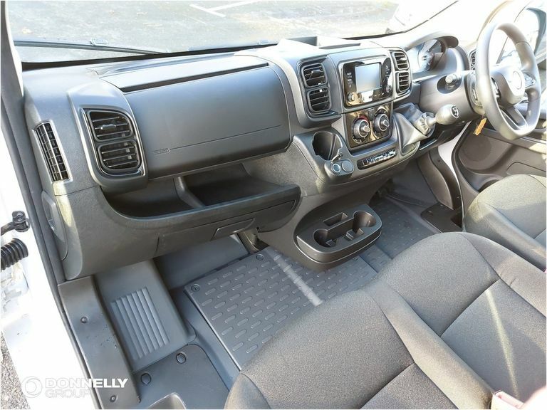 Vauxhall Movano 2L Prime White #4