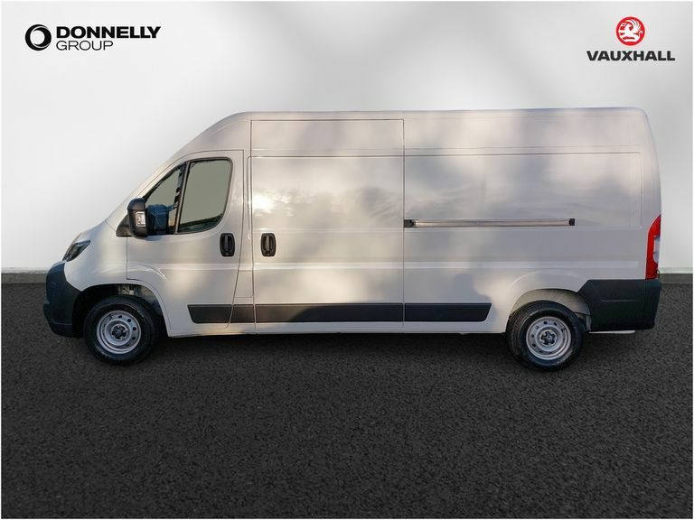Vauxhall Movano 2L Prime White #11