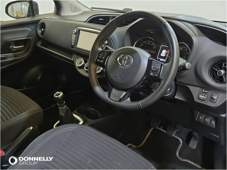 Toyota Yaris Icon Tech Blue #4
