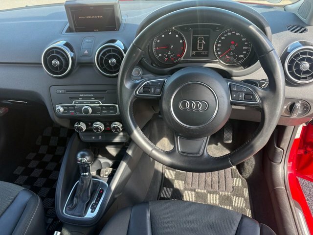 Audi A1 1.6 Tdi Se Black #25