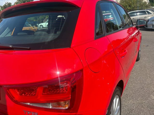 Audi A1 1.6 Tdi Se Black #18
