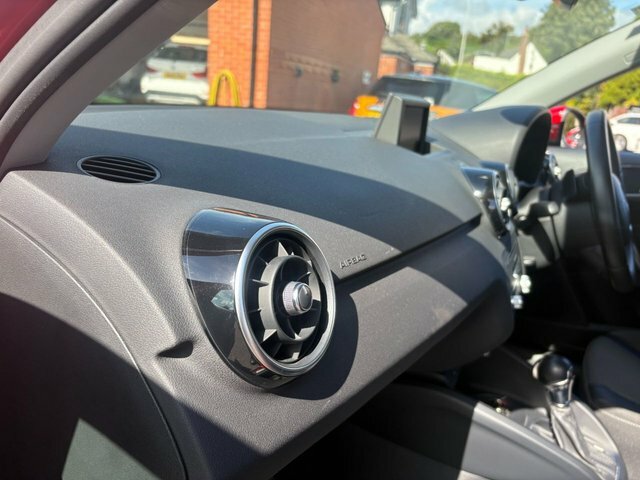 Audi A1 1.6 Tdi Se Black #26