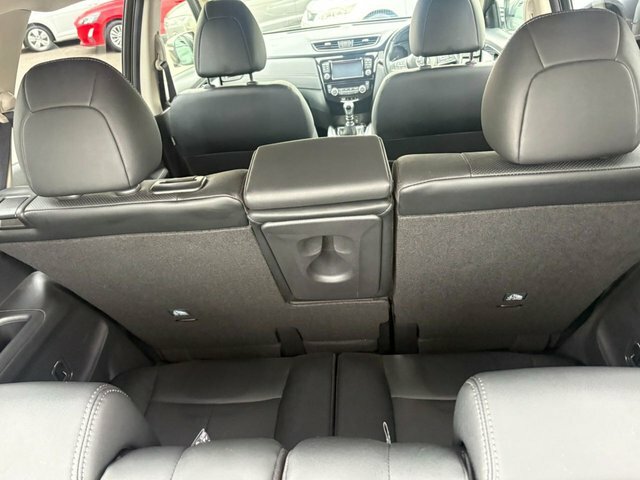 Nissan X-Trail Tekna Black #31
