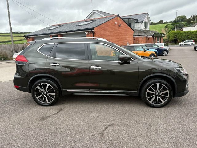 Nissan X-Trail Tekna Black #10