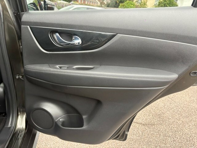 Nissan X-Trail Tekna Black #40