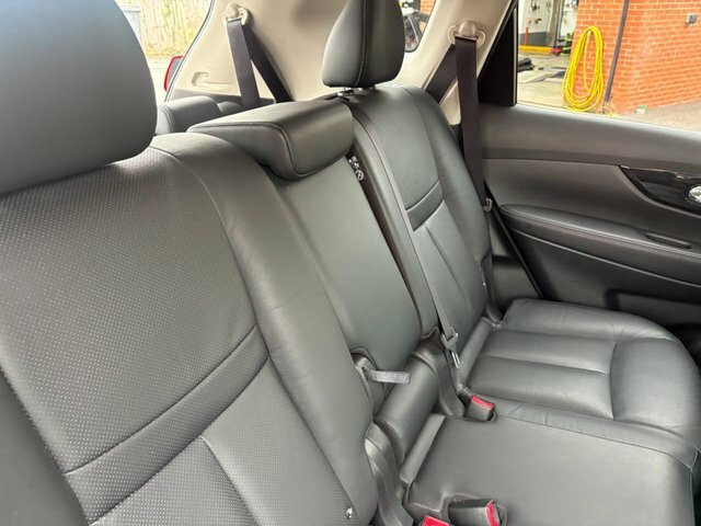 Nissan X-Trail Tekna Black #32