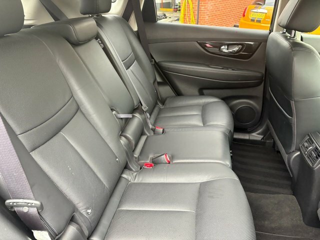 Nissan X-Trail Tekna Black #33