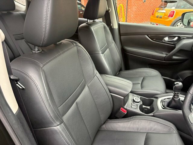 Nissan X-Trail Tekna Black #24