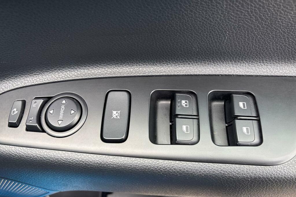 Kia RIO 1.2 2 Hatchback Black #12