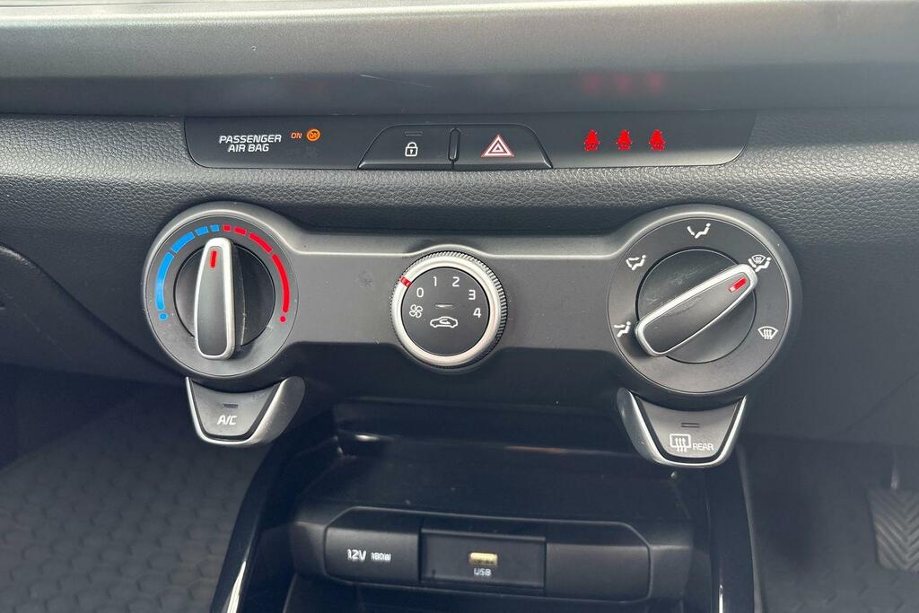 Kia RIO 1.2 2 Hatchback Black #20