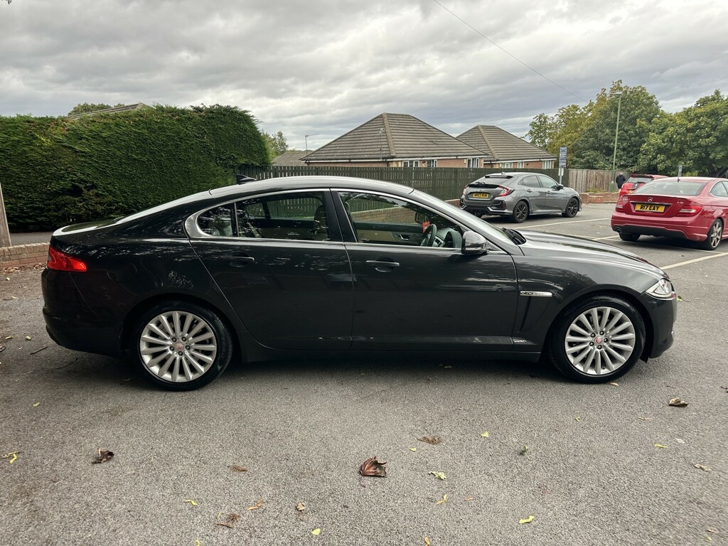 Jaguar XF 2.2 D Luxury Silver #2