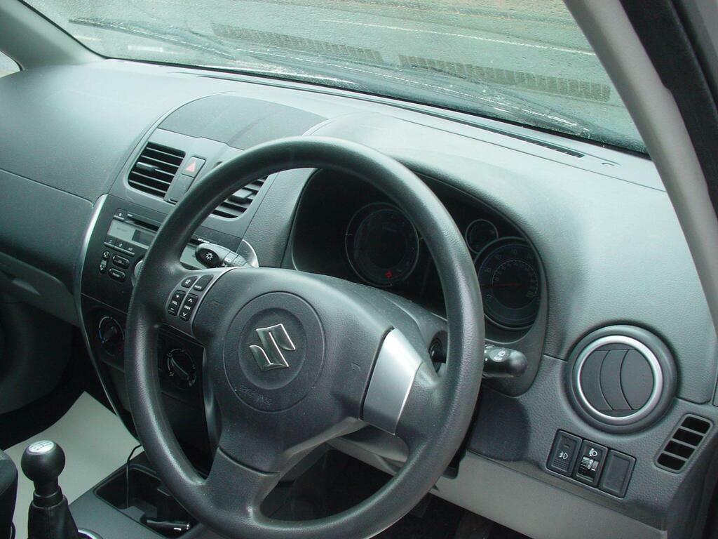 Suzuki SX4 1.6 X Black #24