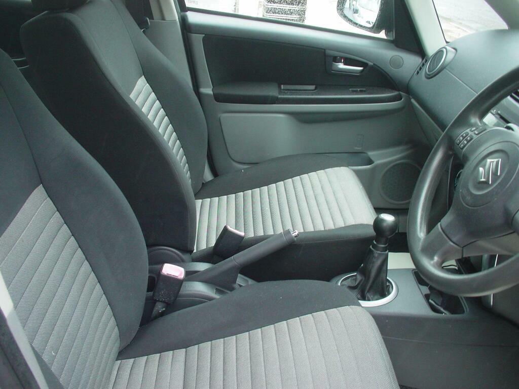 Suzuki SX4 1.6 X Black #26