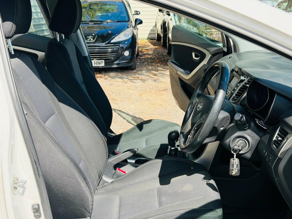 Hyundai I30 I30 Active White #16