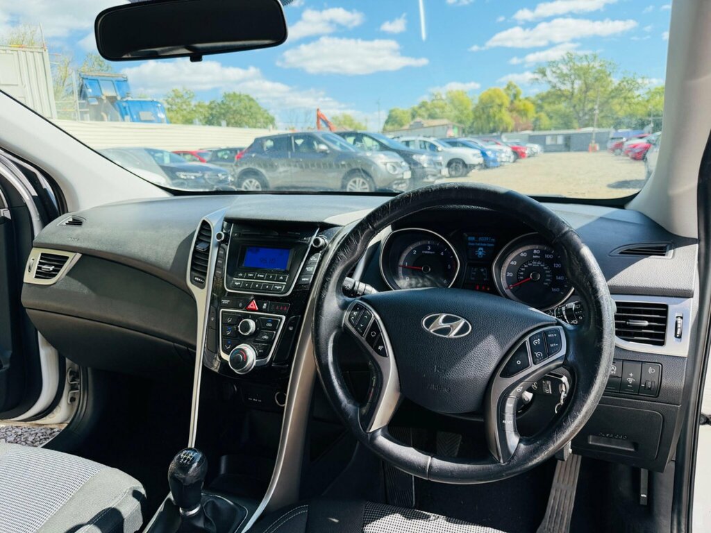 Hyundai I30 I30 Active White #18