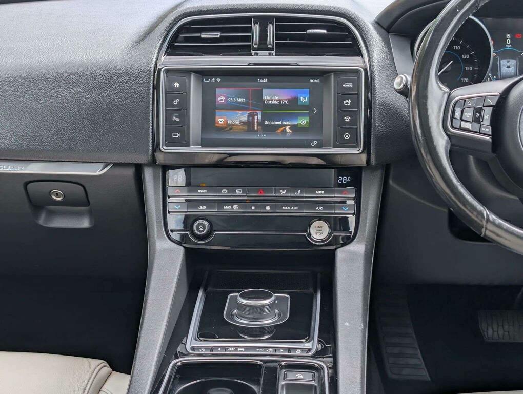 Jaguar F-Pace Prestige Blue #4