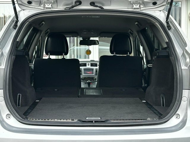 Toyota Avensis 2.0 D4d Active Silver #59